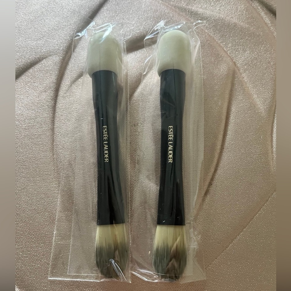 2 PCS Esteelauder dual-ended foundation brush